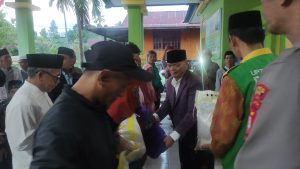 Safari Ramadan, Muslimin Bando Bagikan Paket Ramadan dari Baznas untuk Masyarakat Curio