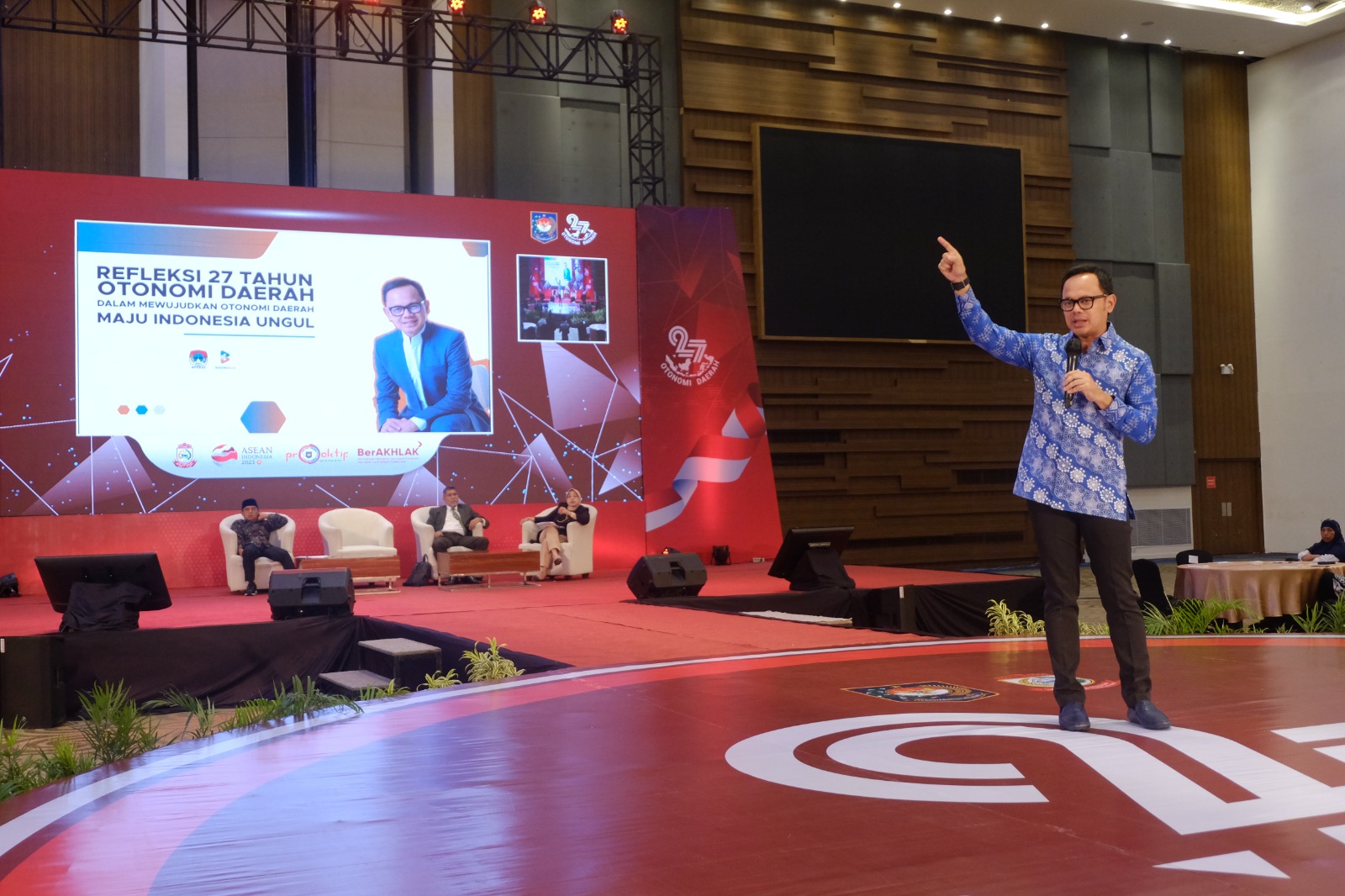 Undang-undang Otonomi Daerah Harus Direvisi