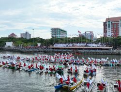 514 Bendera Daerah se-Indonesia Berkibar di Atas Perahu Nelayan