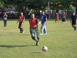 HUT ke-66 Kodam XIV/Hasanuddin Diramaikan Ajang Sepak Bola Sarung, Pangdam XIV/Hsn: Implementasi Sinergitas Nyata
