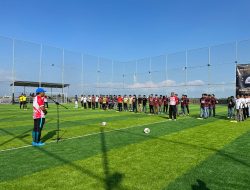 Buka Turnamen Kapolrestabes Cup 2023, Wali Kota Danny Pomanto Jajal Rumput Hijau Lapangan Alpha Mini Soccer GTC