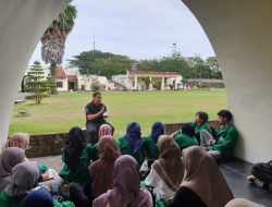 Mahasiswa KPI UIN Alauddin Belajar Menulis Berita Lewat Kuliah Lapangan 