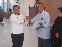 Wakil Bupati Asman Serahkan 229 Sertifikat Tanah untuk Warga Desa Dulang