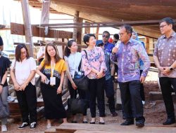 Wali Kota Danny Perkenalkan Kapal Pinisi ke Peserta Senior Management Programme Singapore