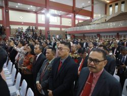 Danny Pomanto Menghadiri Pengukuhan Guru Besar Pius Lustrilanang