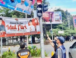 Dishub Makassar Cabut Spanduk Penghalang Rambu Lalu Lintas