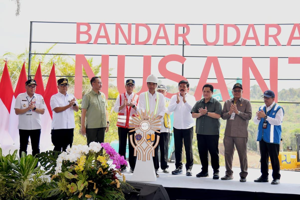 MENDAMPINGI. Presiden Jokowi  yaitu  Erick Thohir, Pratikno,  Basuki Hadimuljono, Budi Karya Sumadi, Hadi Tjahjanto, Kepala Otorita IKN Bambang Susantono, Pj. Gubernur Kalimantan Timur Akmal Malik, dan Pj. Bupati Penajam Paser Utara Makmur Marbun. Rabu (1/11/2023)