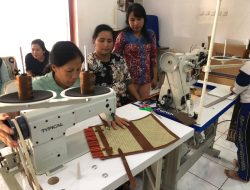 Dekranasda Sulsel Sumbang Alat Anyaman ke Warga Binaan di Tana Toraja