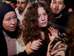 Setelah Viral Tahun 2015, Ahed Tamimi Aktivis Perempuan Palestina Kini Dibebaskan dari Sandera