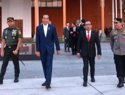 Cerita Unik Dibalik Viralnya Dasi Kuning Milik Presiden Jokowi 