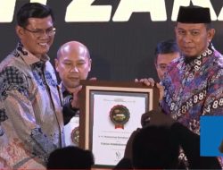 Komitmen Wujudkan Makassar Zero Stunting, Wali Kota Makassar Danny Pomanto Raih Penghargaan Tokoh Pemberdayaan