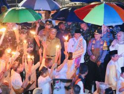 Buktikan Makassar Sebagai Kota Damai, Danny Pomanto Lepas Peserta Pawai Obor dan Takbir Keliling 1 Syawal 1445 H