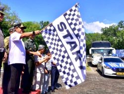 Pj Gubernur Sulsel Bahtiar Bersama Wali Kota Makassar Danny Pomanto Lepas 500 Pemudik Sulsel