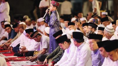 Juara STQH Memperdengarkan Suara Azan yang Merdu di Salat Subuh Berjemaah Pemkot Makassar