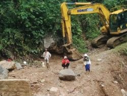 Alat Berat Bantuan PT Vale Buka Akses Masyarakat Terdampak Bencana di Luwu