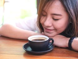 Batasi Minum Kopi Saat Musim Panas Jika Tak Ingin Mengalami Hal Ini