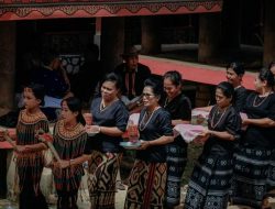 Ma’pakopi, Seni Menjamu Tamu di Toraja