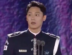 Lee Do Hyun Balas Sebut Nama Pacar Saat Pidato Kemenangan