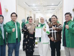 Indira Yusuf Ismail Terima Surat Tugas DPP PPP untuk Pilwali Makassar 2024