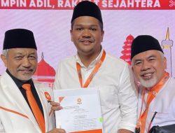 Pasangan Uji-Sah Resmi Terima SK B1 KWK DPP PKS