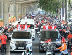 Danny Pomanto-Azhar Arsyad Bersama Ribuan Relawan Menuju KPU Membawa Semangat Save Sulsel