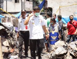 Pjs Wali Kota Makassar Arwin Azis Kunjungi Lokasi Kebakaran di Bontoala, Pastikan Bantuan Logistik bagi Warga Terdampak
