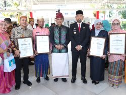 Dinkes Kota Makassar Raih Penghargaan Penyelenggara Kesehatan Haji Terbaik 2024