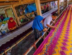 Tenun Bugis : Begini Keindahan Makna dan Filosofinya