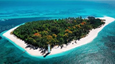 Pantai Terpencil di Sulsel yang Harus Dikunjungi Sebelum Ramai