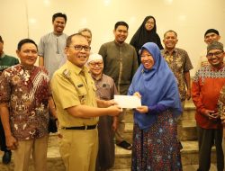 Perkuatan Keimanan Umat: Wali Kota Makassar Lepas 20 Jemaah Umrah Utusan Terbaik Masjid