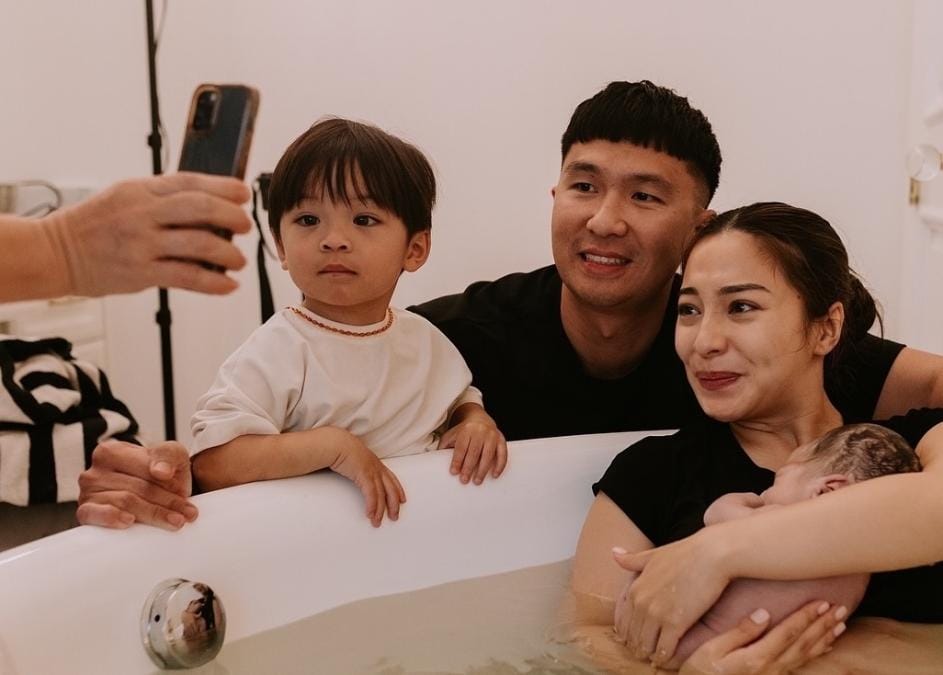 Nikita Willy Lahirkan Anak Kedua dengan Water Birth, Begini Manfaatnya
