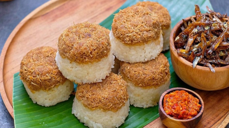 7 Makanan Kaki Lima Khas Makassar yang Wajib Dicoba