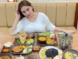 Ayam Penyet: Primadona Kuliner Instagrammable di Sulawesi Selatan