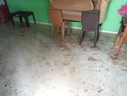 Banjir di Makassar Mulai Surut, Warga Bersihkan Rumah dan Pulihkan Aktivitas   