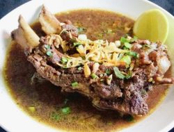Menu Sahur Pertama yang Sehat Khas Sulsel: Sop Konro Tanpa Santan, Lezat dan Bernutrisi