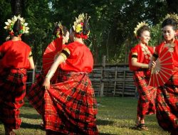 Tari Pakarena: Ekspresi Cinta dan Keindahan dalam Tradisi Sulsel