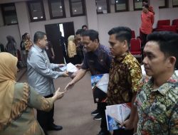 Wali Kota Makassar Serahkan SK Jabatan Pegawai Mutasi Masuk