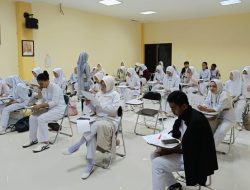 Tingkatkan Skill! Mahasiswa STIKES Nani Hasanuddin Ikuti Pelatihan Speaking di UPT Bahasa Unhas