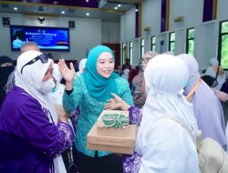 Tangis Haru Sambut Jemaah Haji Enrekang, Satu Wafat di Tanah Suci 