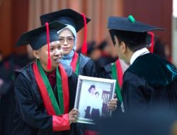 Dari Pesan Terakhir Sang Ibu hingga Menjadi Magister: Kisah Perjuangan Andi Syukur