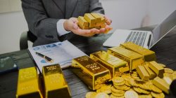 Emas Turun, Saatnya Atur Strategi Investasi