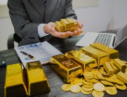 Emas Turun, Saatnya Atur Strategi Investasi