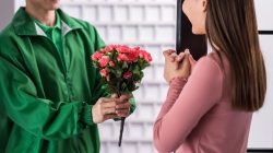 1 Agustus Hari Apa? Harus Beli Bunga Buat Teman