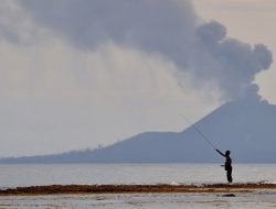 Erupsi Anak Krakatau Mulai Mengganggu Aktivitas Ekonomi Warga